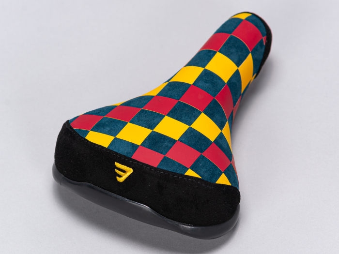 Checkered Wheelie seat Red/Gold